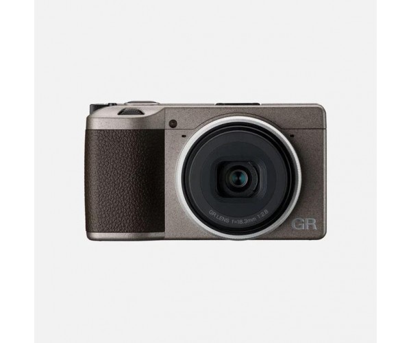 Ricoh GR III  Kompakt Dijital Fotoğraf Makinesi  Diary Edition - YENi!