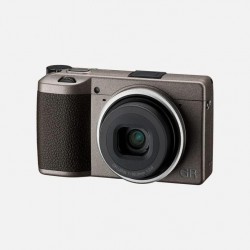 Ricoh GR III  Kompakt Dijital Fotoğraf Makinesi  Diary Edition - YENi!