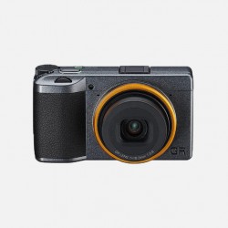 Ricoh GR III Street Edition Kompakt Dijital Fotoğraf Makinesi (Pil ve Kılıf Set)-YENİ!