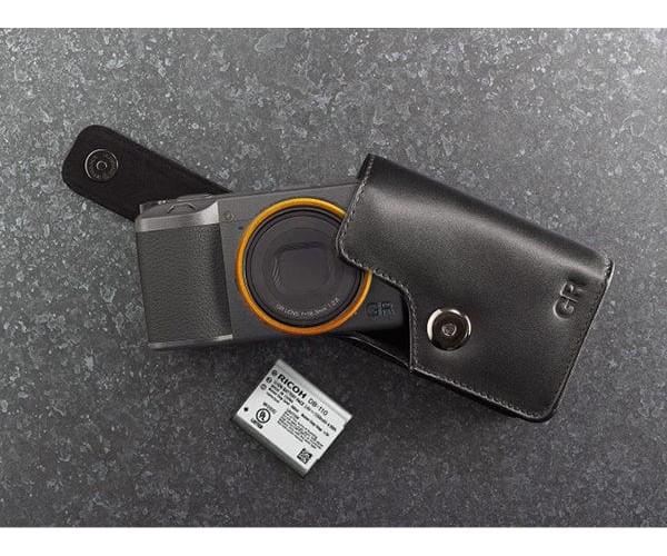 Ricoh GR III Street Edition Kompakt Dijital Fotoğraf Makinesi (Pil ve Kılıf Set)-YENİ!