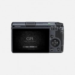 Ricoh GR III Street Edition Kompakt Dijital Fotoğraf Makinesi (Pil ve Kılıf Set)-YENİ!