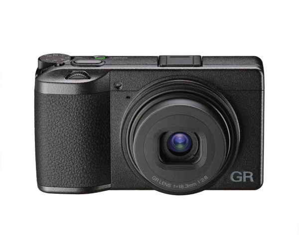 Ricoh GR III  HDF Kompakt Dijital Fotoğraf Makinesi  